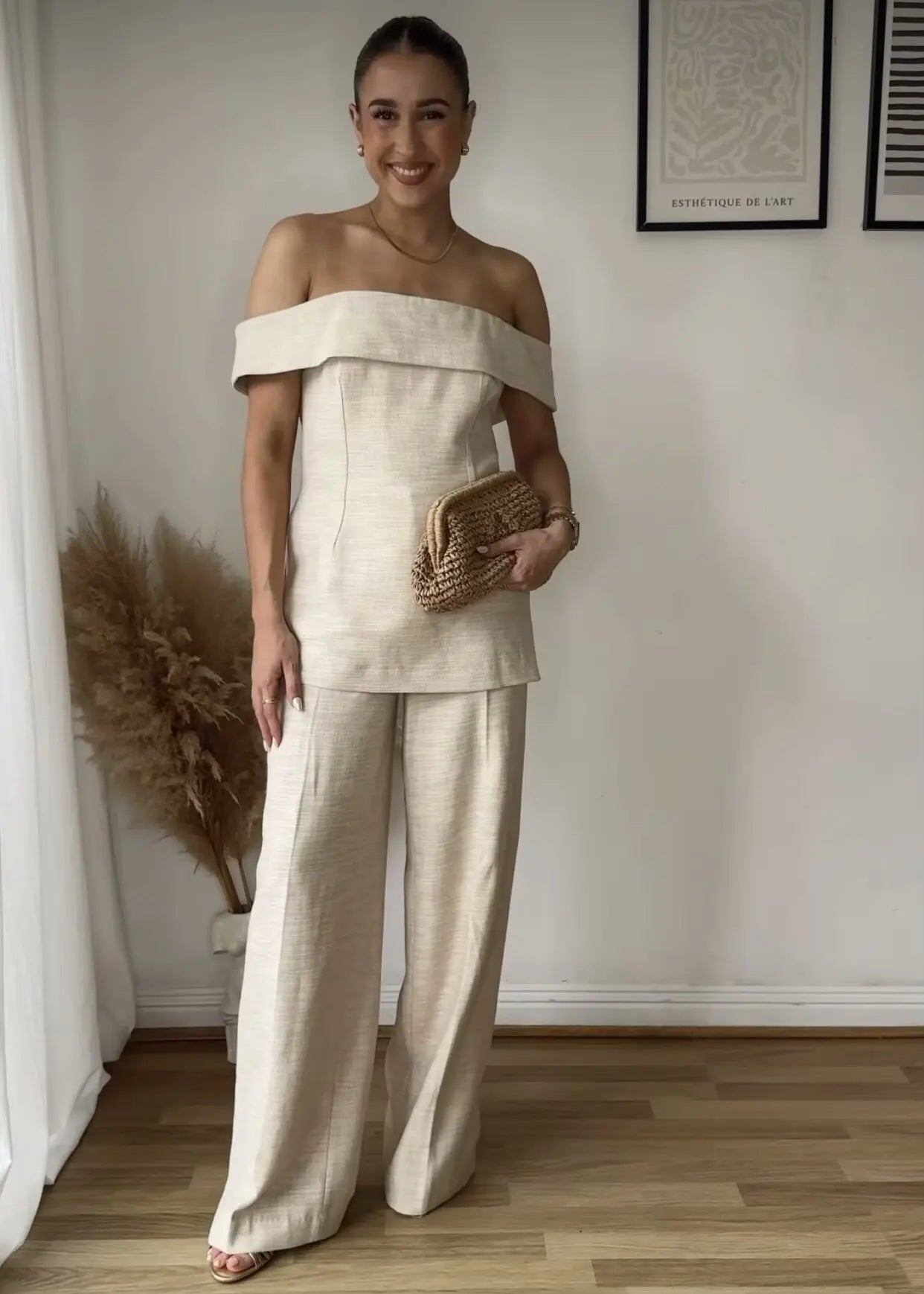 Set Lady - Casual Off-shoulder