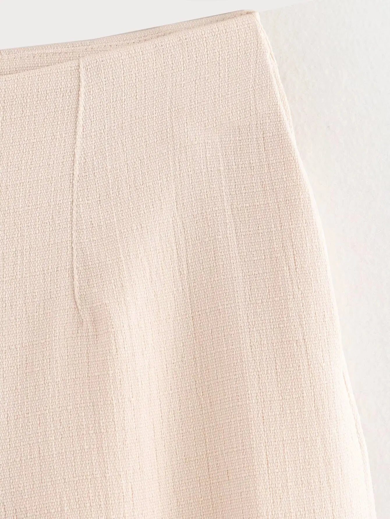 Set Lady - Casual Off-shoulder