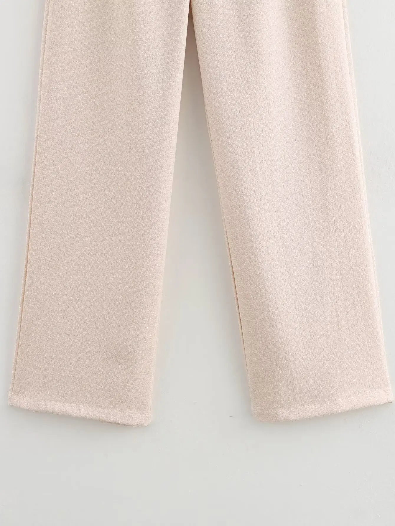 Set Lady - Casual Off-shoulder